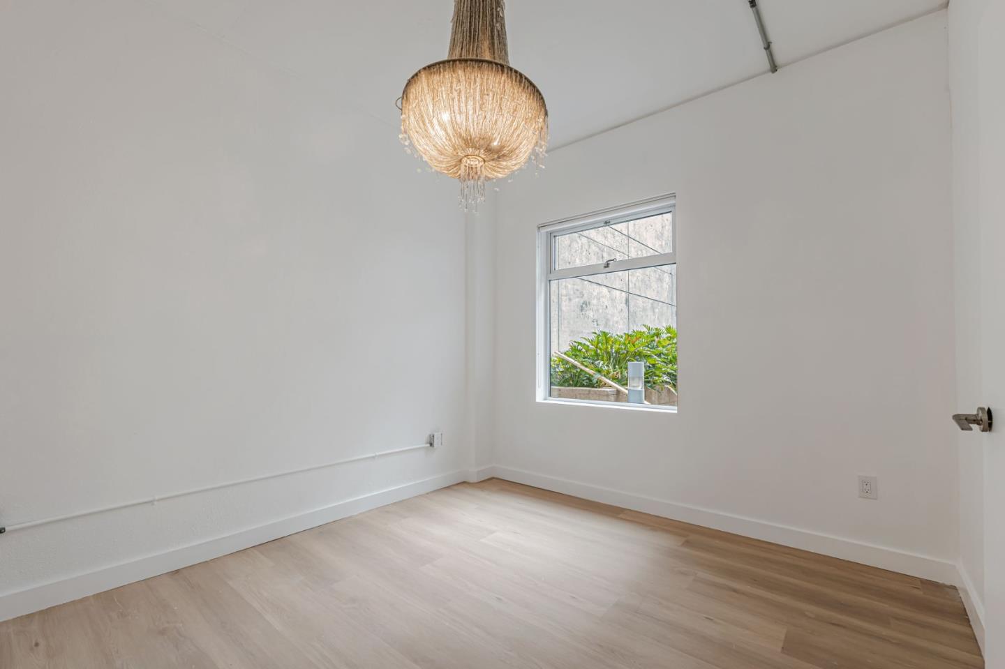 Detail Gallery Image 26 of 44 For 645 W 9th St #213,  Los Angeles,  CA 90015 - 2 Beds | 2 Baths