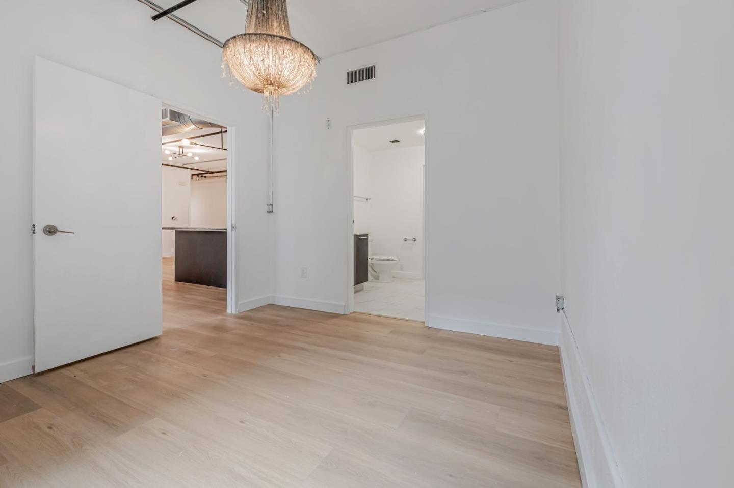 Detail Gallery Image 28 of 44 For 645 W 9th St #213,  Los Angeles,  CA 90015 - 2 Beds | 2 Baths