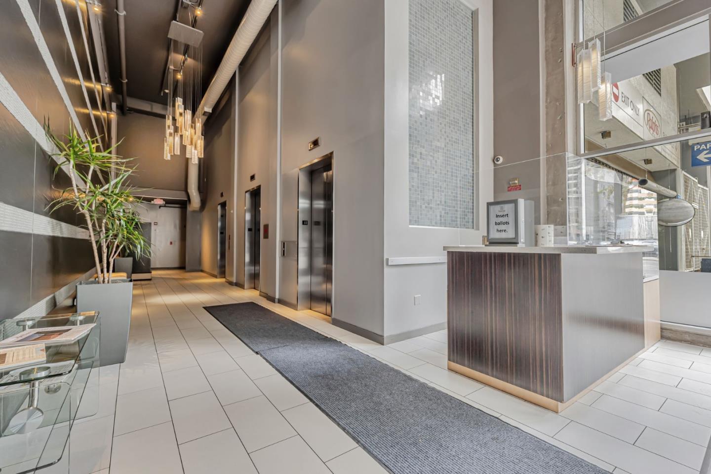 Detail Gallery Image 3 of 44 For 645 W 9th St #213,  Los Angeles,  CA 90015 - 2 Beds | 2 Baths