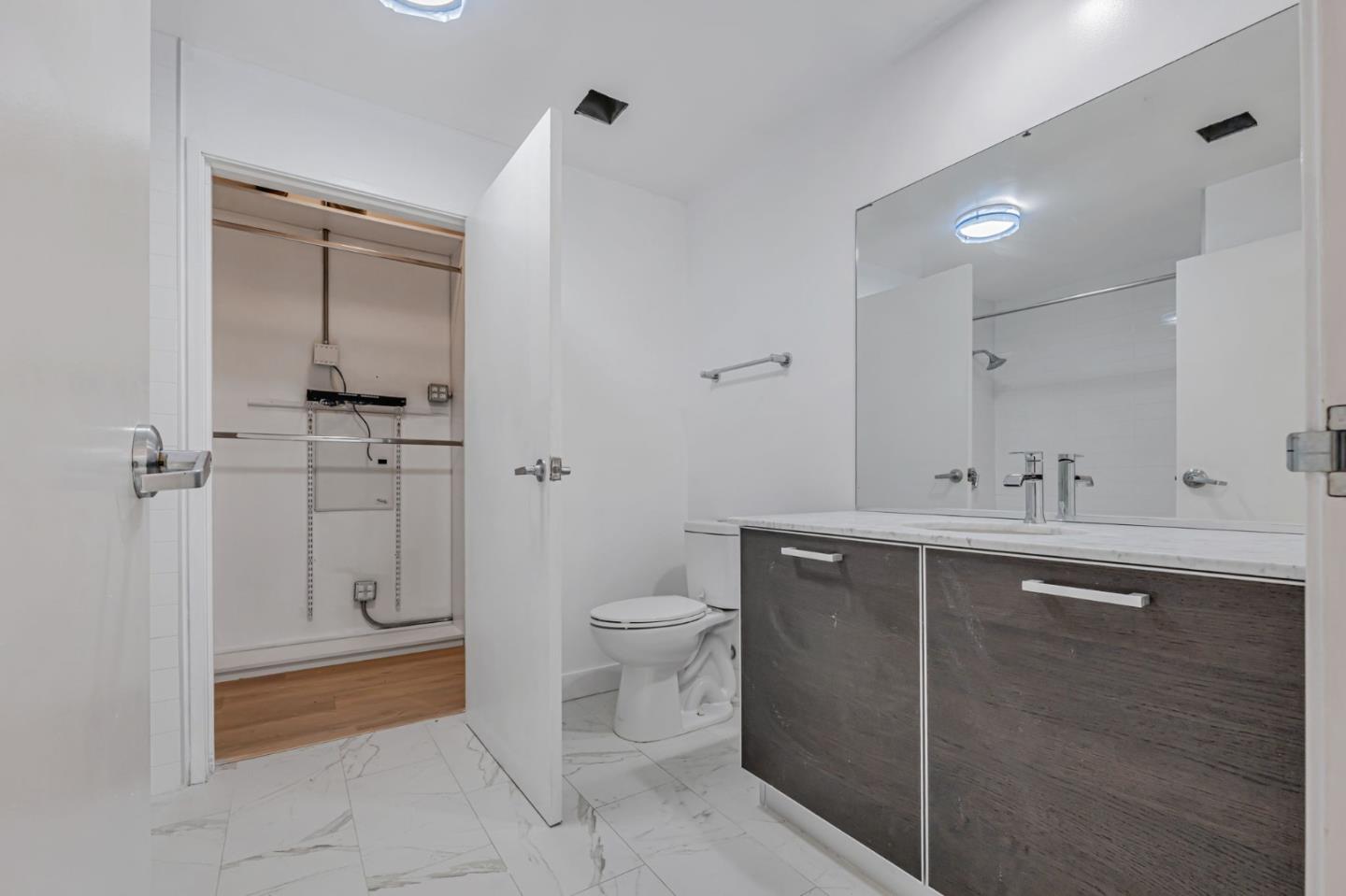 Detail Gallery Image 32 of 44 For 645 W 9th St #213,  Los Angeles,  CA 90015 - 2 Beds | 2 Baths