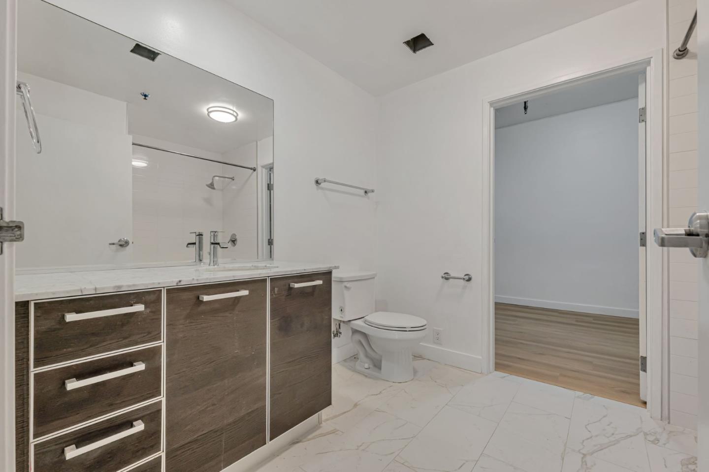 Detail Gallery Image 34 of 44 For 645 W 9th St #213,  Los Angeles,  CA 90015 - 2 Beds | 2 Baths