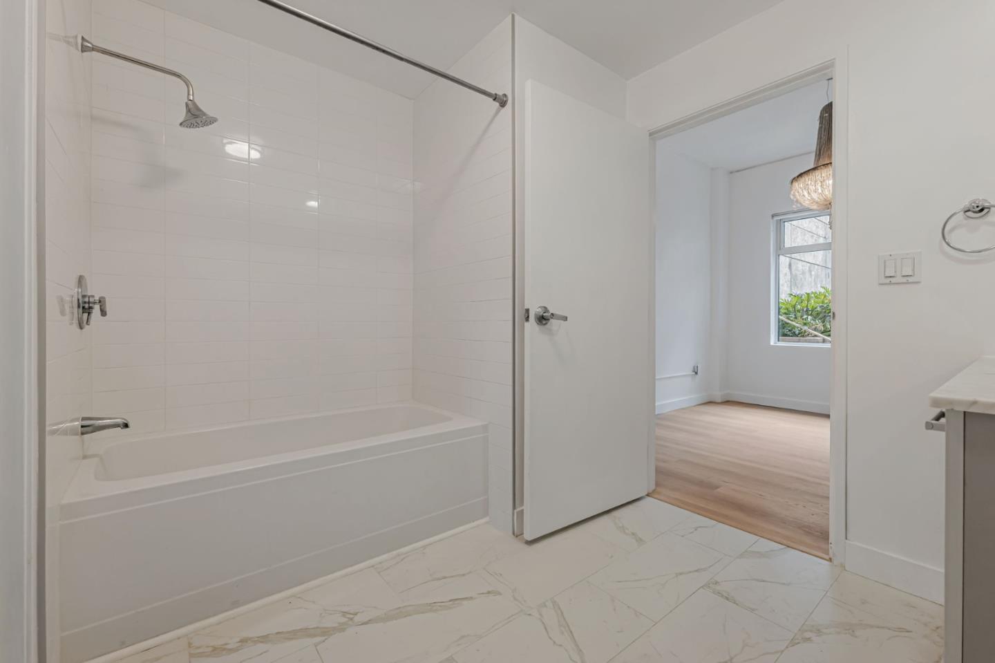 Detail Gallery Image 36 of 44 For 645 W 9th St #213,  Los Angeles,  CA 90015 - 2 Beds | 2 Baths