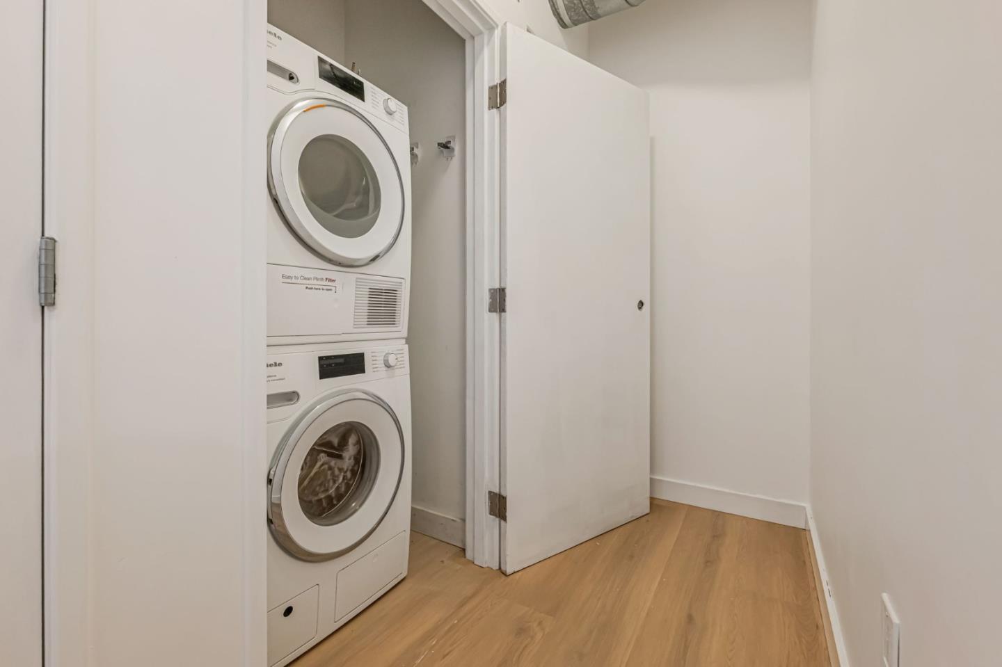 Detail Gallery Image 37 of 44 For 645 W 9th St #213,  Los Angeles,  CA 90015 - 2 Beds | 2 Baths
