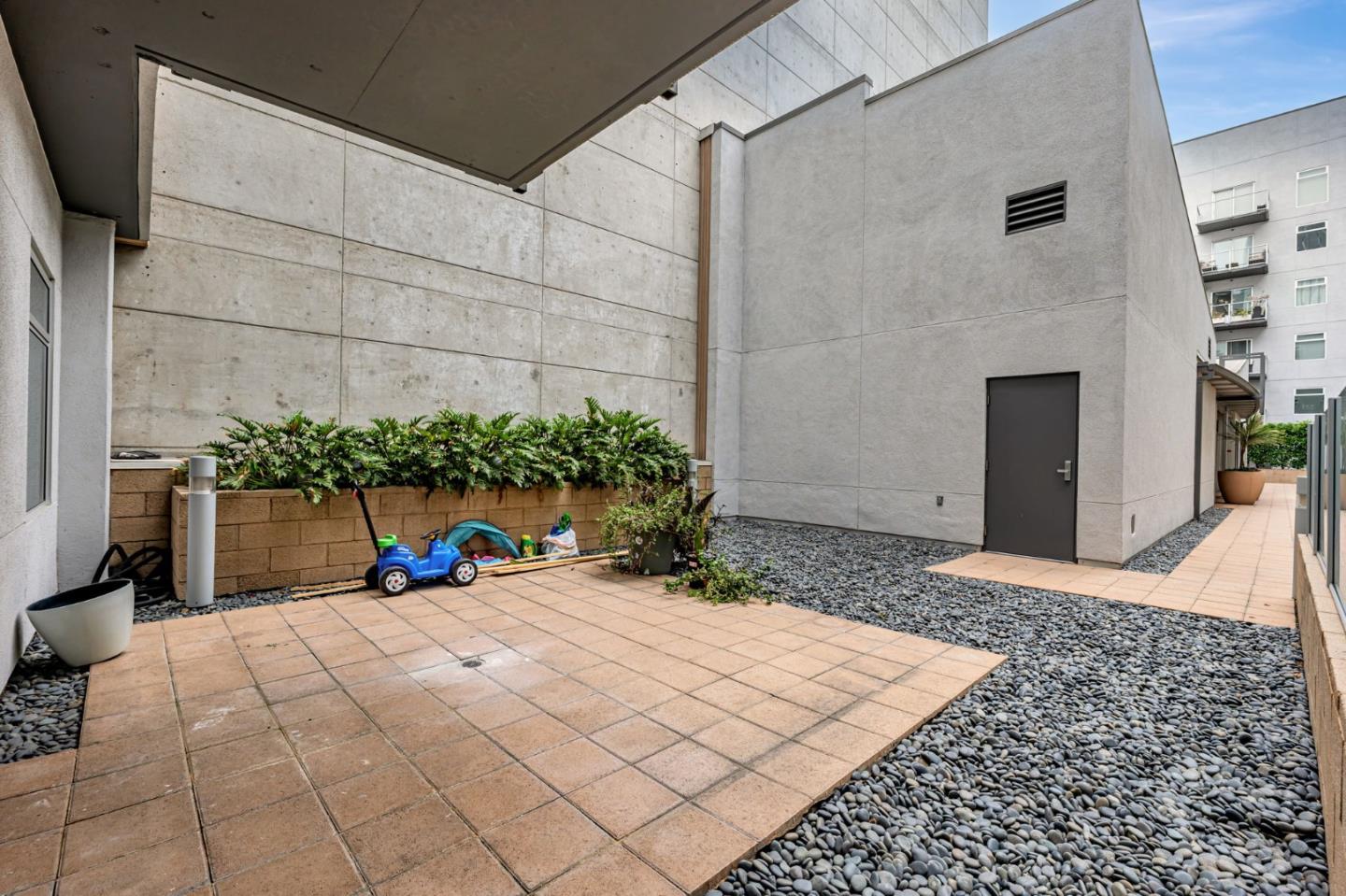 Detail Gallery Image 43 of 44 For 645 W 9th St #213,  Los Angeles,  CA 90015 - 2 Beds | 2 Baths