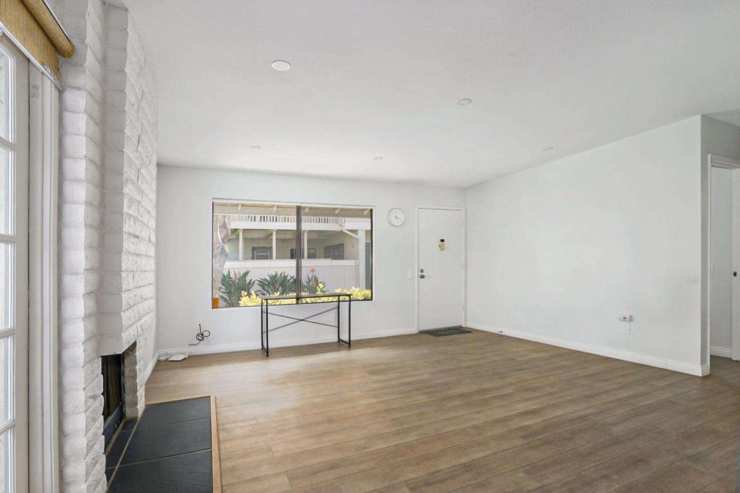 Detail Gallery Image 12 of 21 For 3857 Camino Lindo, San Diego,  CA 92122 - 2 Beds | 2 Baths