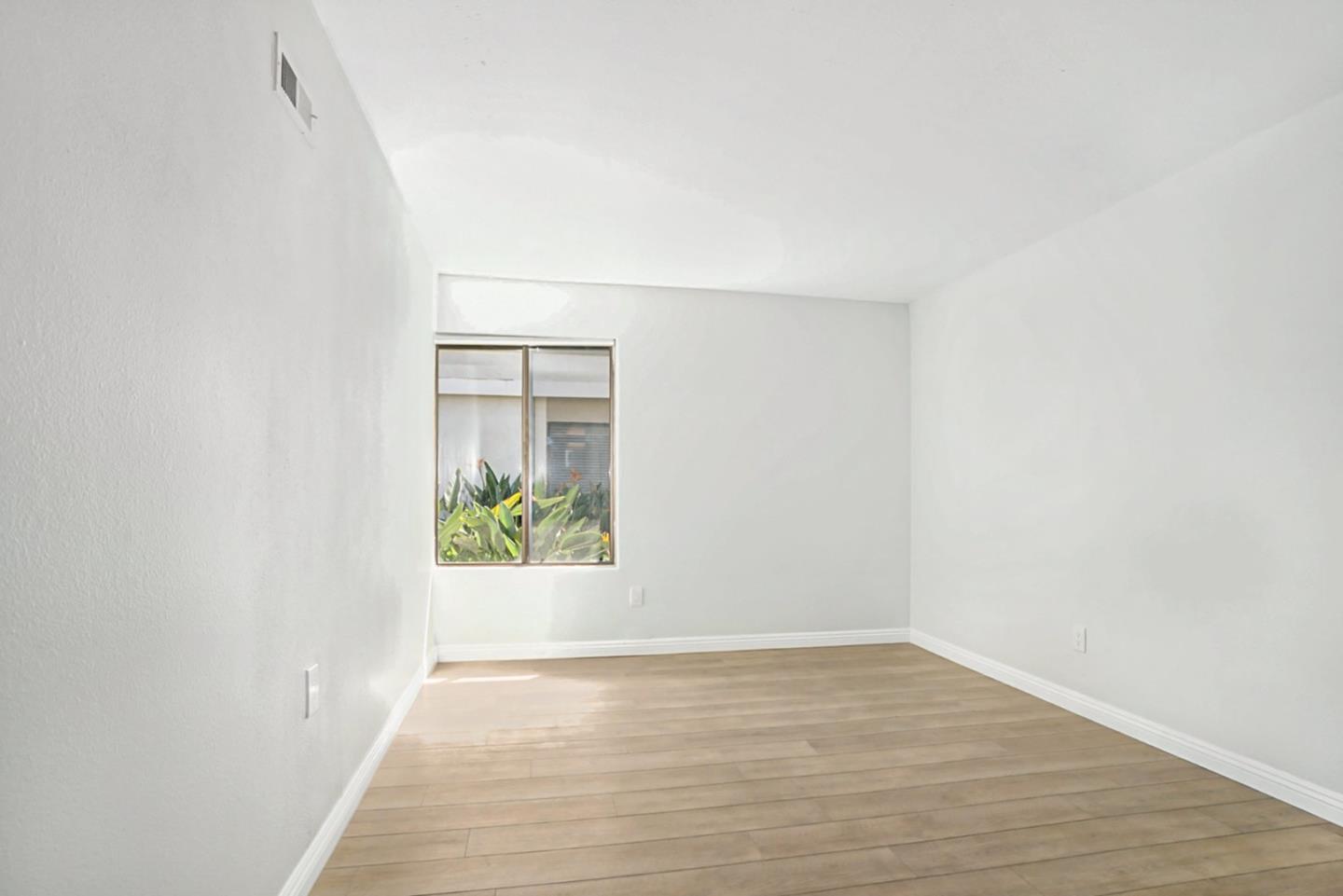 Detail Gallery Image 16 of 21 For 3857 Camino Lindo, San Diego,  CA 92122 - 2 Beds | 2 Baths