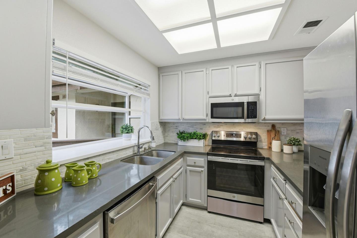 Detail Gallery Image 8 of 31 For 1400 Bowe Ave #1106,  Santa Clara,  CA 95051 - 2 Beds | 2 Baths