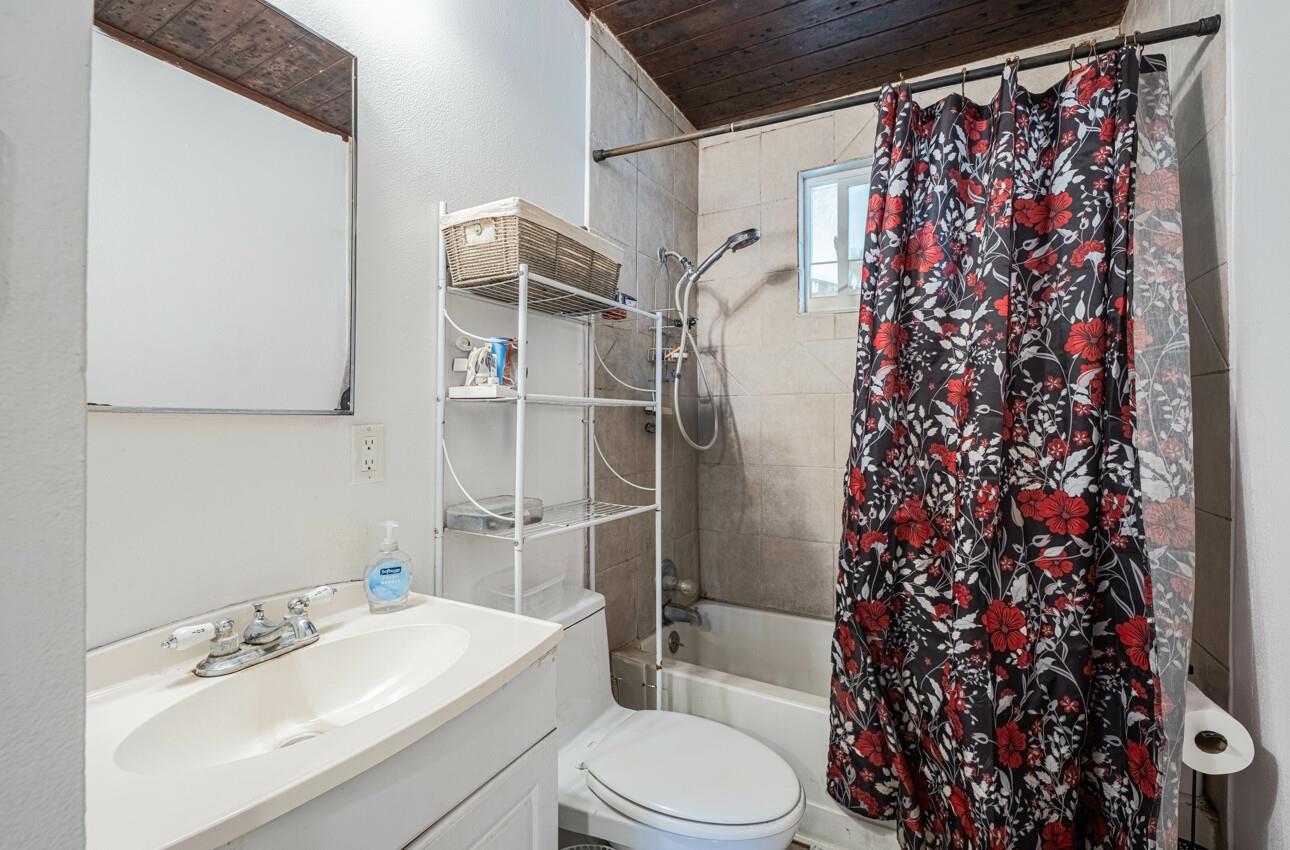 Detail Gallery Image 11 of 18 For 1208 Ramona Ave, Salinas,  CA 93906 - 3 Beds | 1 Baths