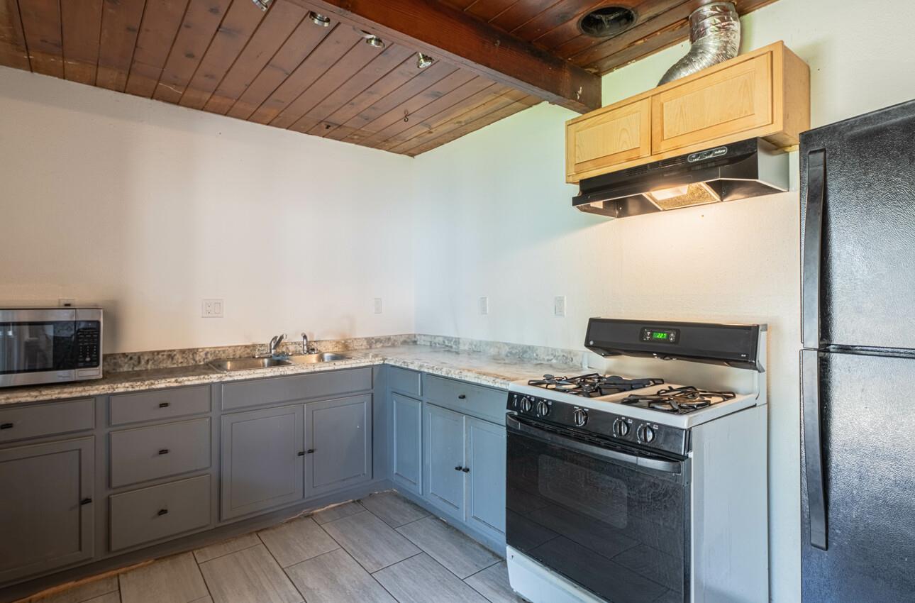 Detail Gallery Image 4 of 18 For 1208 Ramona Ave, Salinas,  CA 93906 - 3 Beds | 1 Baths
