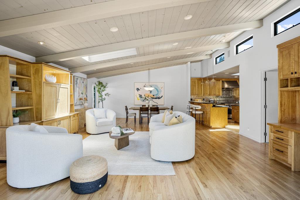 Detail Gallery Image 13 of 69 For 599 Dawn Dr, Sunnyvale,  CA 94087 - 4 Beds | 3 Baths