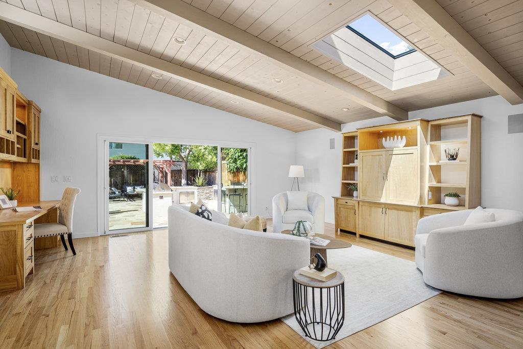 Detail Gallery Image 14 of 69 For 599 Dawn Dr, Sunnyvale,  CA 94087 - 4 Beds | 3 Baths