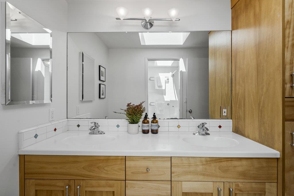 Detail Gallery Image 33 of 69 For 599 Dawn Dr, Sunnyvale,  CA 94087 - 4 Beds | 3 Baths