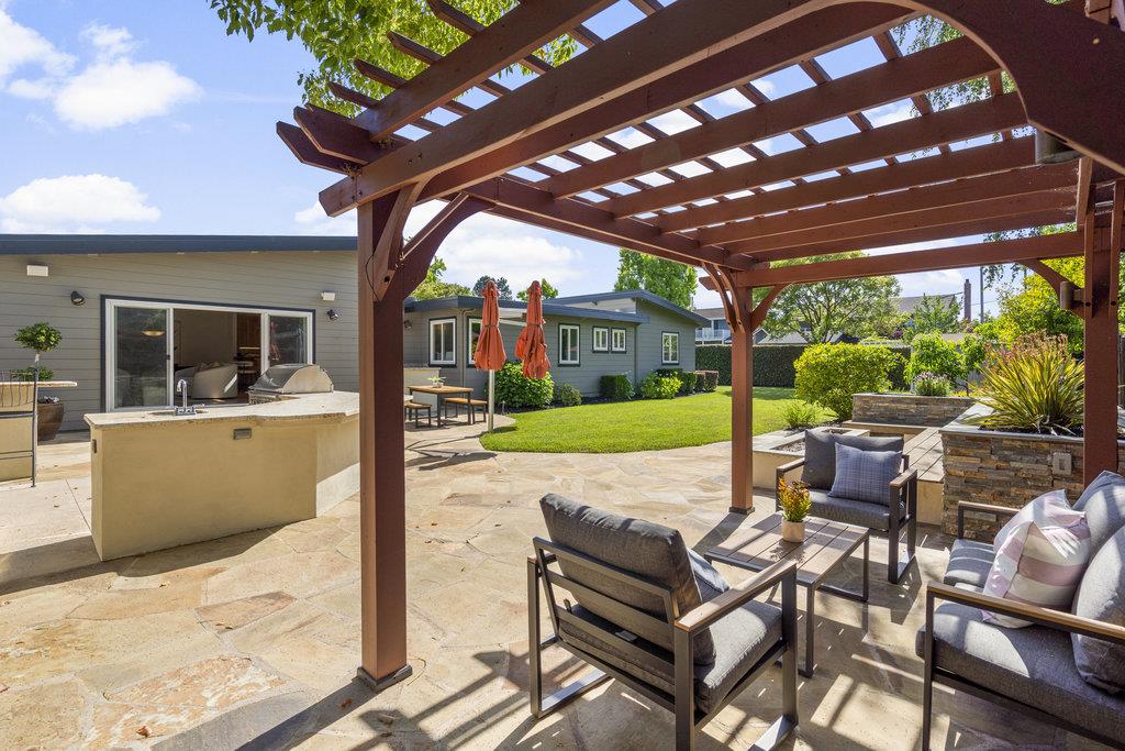 Detail Gallery Image 46 of 69 For 599 Dawn Dr, Sunnyvale,  CA 94087 - 4 Beds | 3 Baths