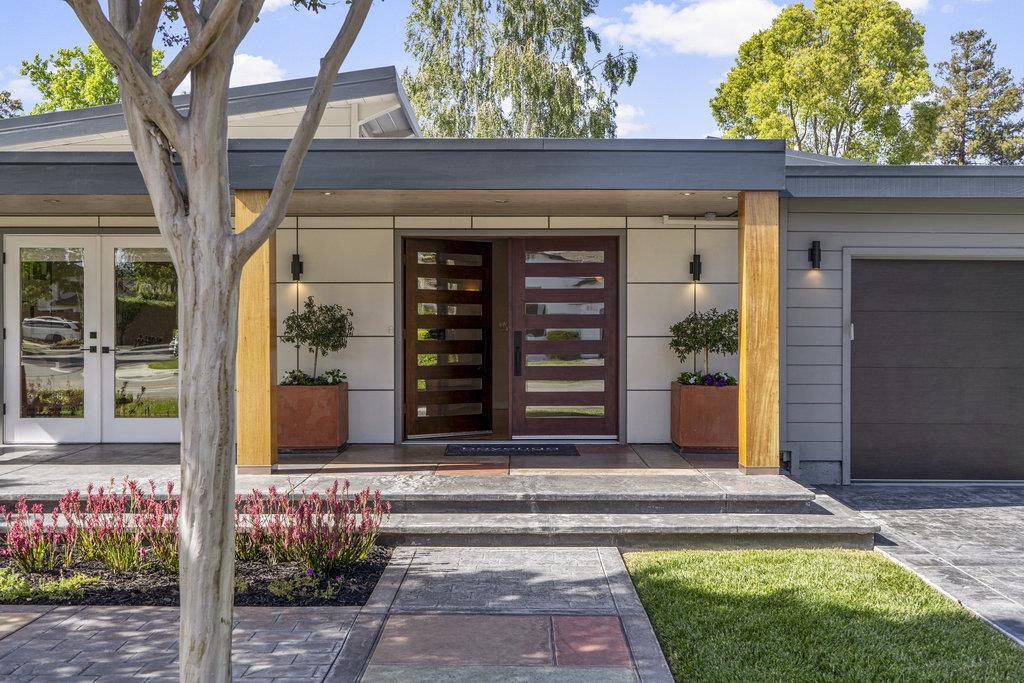 Detail Gallery Image 5 of 69 For 599 Dawn Dr, Sunnyvale,  CA 94087 - 4 Beds | 3 Baths