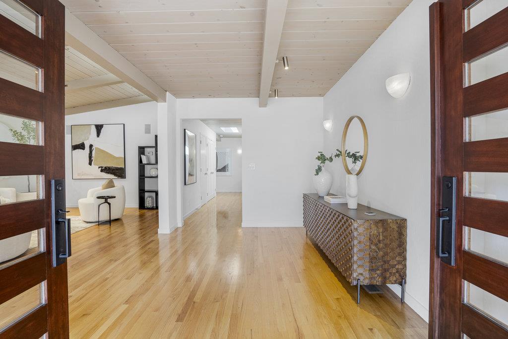 Detail Gallery Image 8 of 69 For 599 Dawn Dr, Sunnyvale,  CA 94087 - 4 Beds | 3 Baths