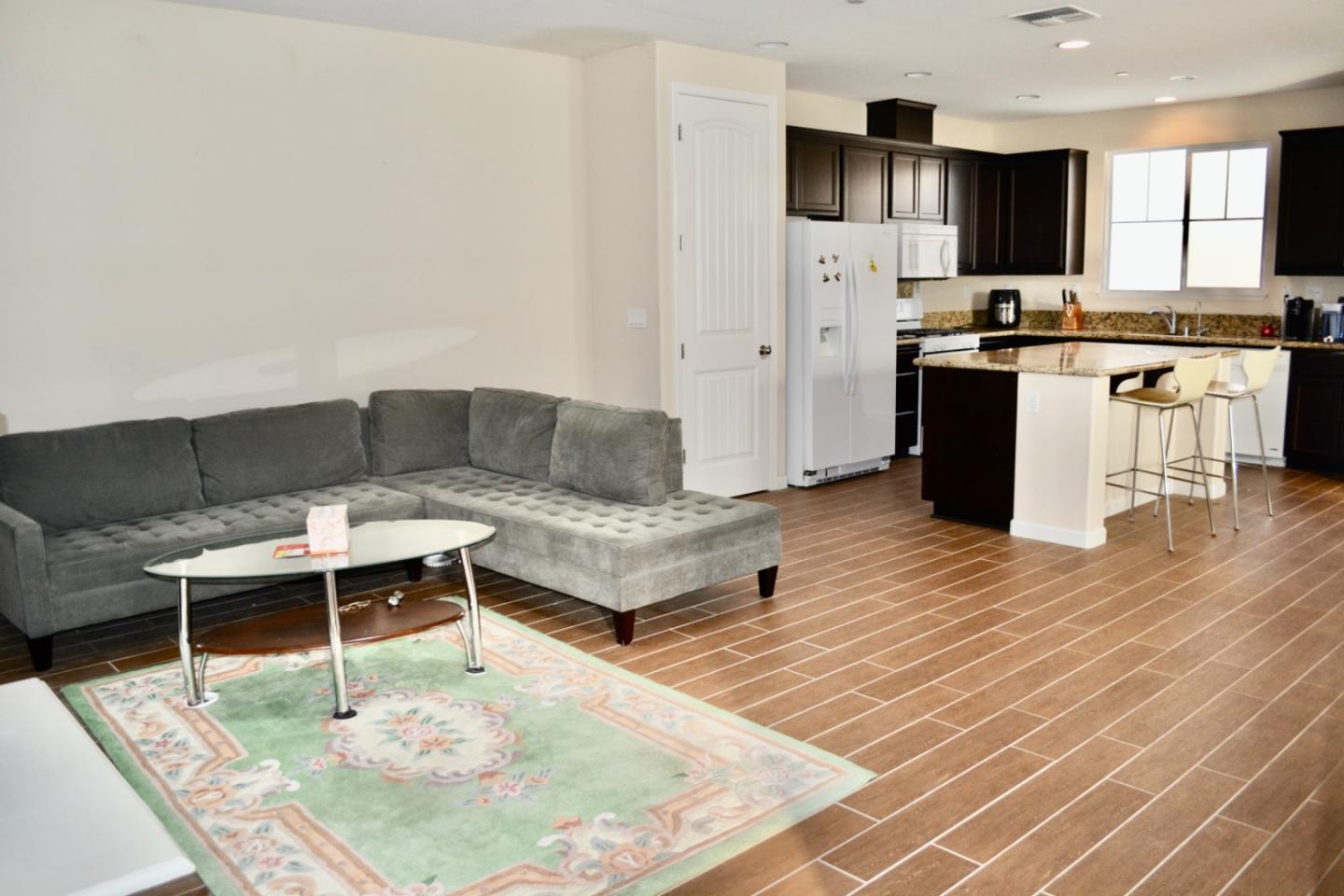 Detail Gallery Image 10 of 26 For 2284 Wiltshire Ct, Fairfield,  CA 94533 - 4 Beds | 2/1 Baths