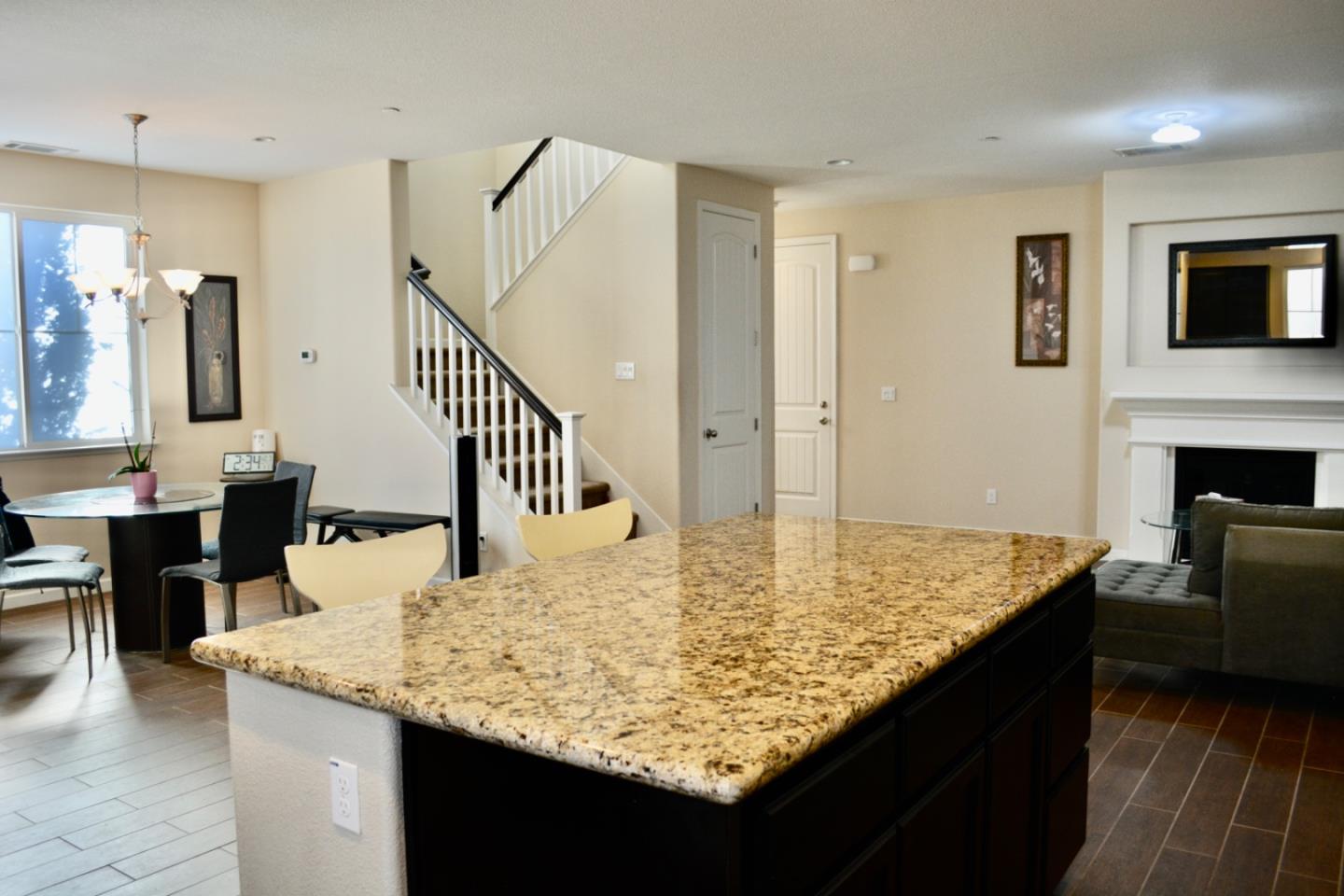 Detail Gallery Image 6 of 26 For 2284 Wiltshire Ct, Fairfield,  CA 94533 - 4 Beds | 2/1 Baths