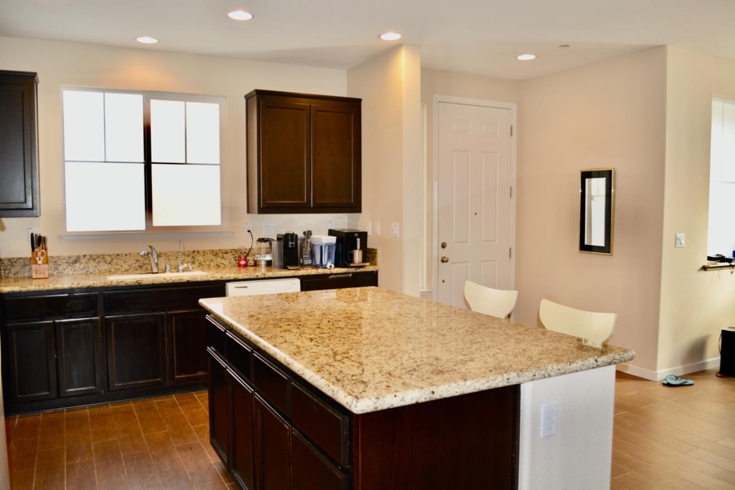 Detail Gallery Image 8 of 26 For 2284 Wiltshire Ct, Fairfield,  CA 94533 - 4 Beds | 2/1 Baths