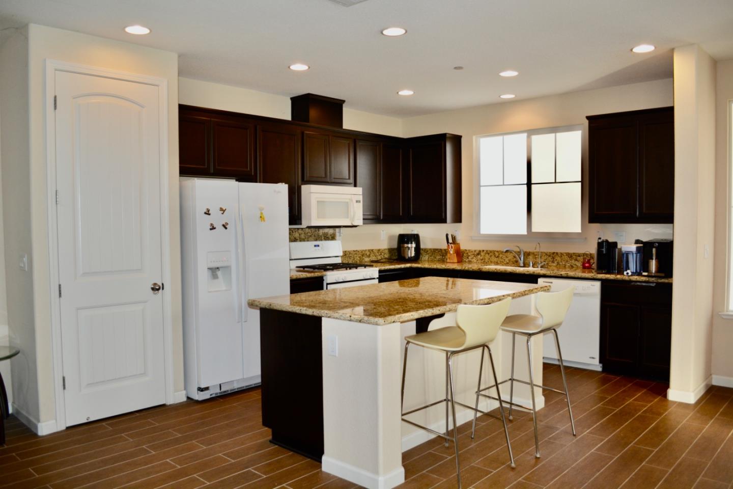 Detail Gallery Image 9 of 26 For 2284 Wiltshire Ct, Fairfield,  CA 94533 - 4 Beds | 2/1 Baths