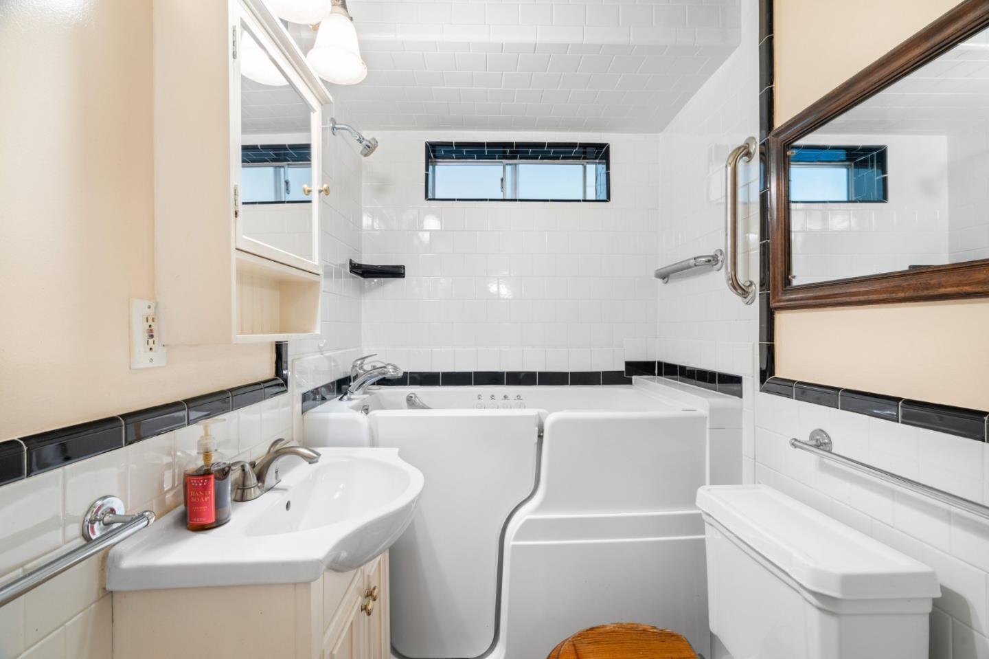 Detail Gallery Image 30 of 53 For 3633-3635 Webster St, San Francisco,  CA 94123 - – Beds | – Baths