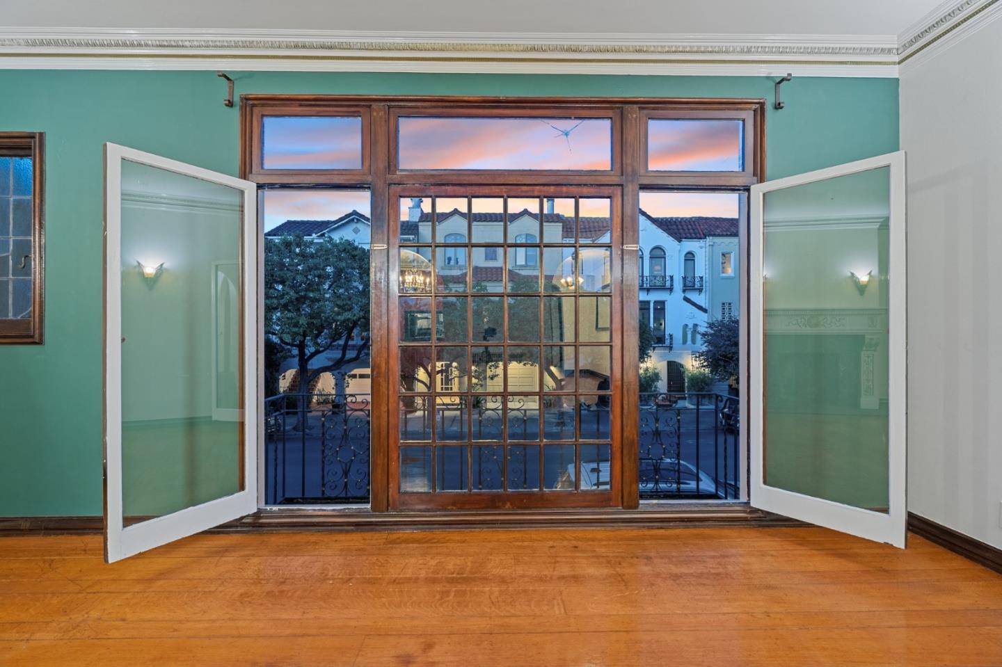 Detail Gallery Image 8 of 53 For 3633-3635 Webster St, San Francisco,  CA 94123 - – Beds | – Baths