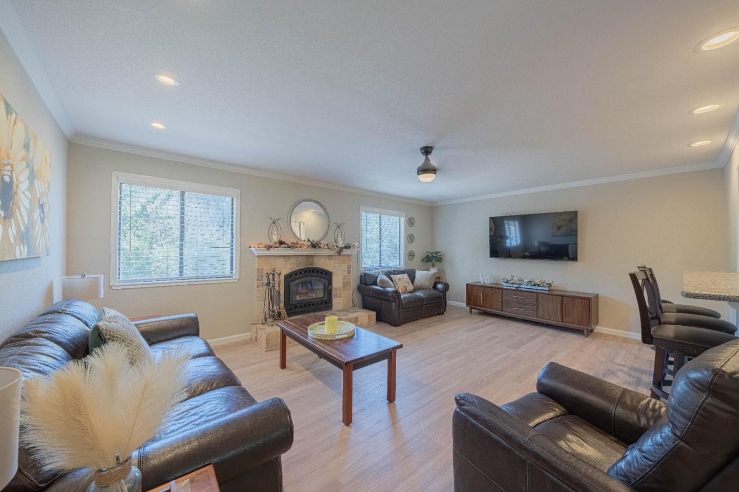 Detail Gallery Image 12 of 51 For 5240 Strong Cir, Royal Oaks,  CA 95076 - 4 Beds | 2/1 Baths