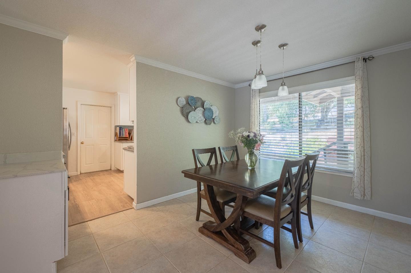 Detail Gallery Image 15 of 51 For 5240 Strong Cir, Royal Oaks,  CA 95076 - 4 Beds | 2/1 Baths