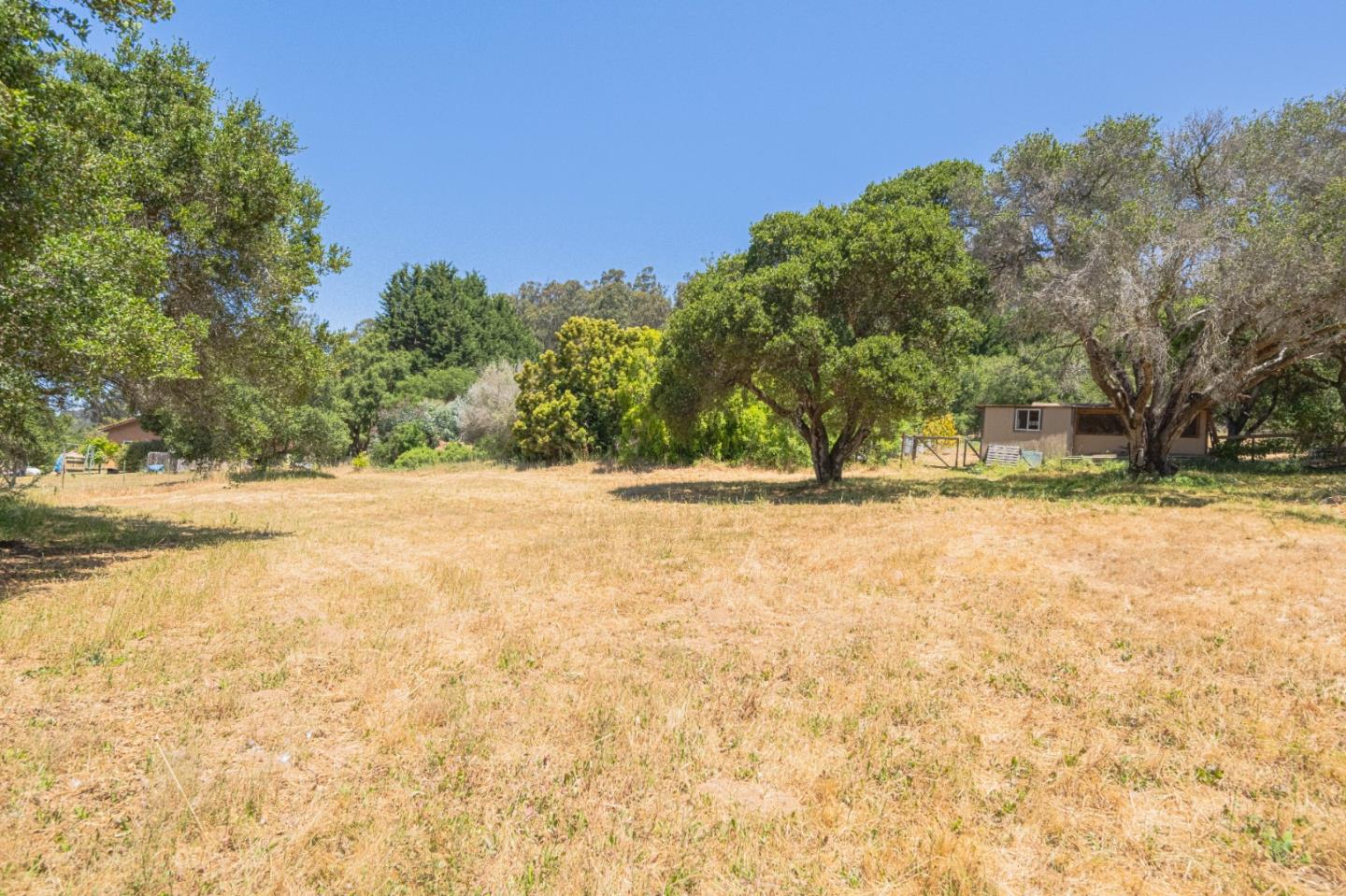 Detail Gallery Image 3 of 51 For 5240 Strong Cir, Royal Oaks,  CA 95076 - 4 Beds | 2/1 Baths
