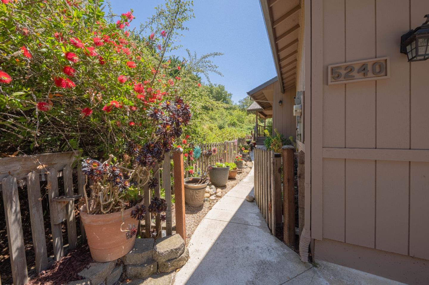 Detail Gallery Image 4 of 51 For 5240 Strong Cir, Royal Oaks,  CA 95076 - 4 Beds | 2/1 Baths