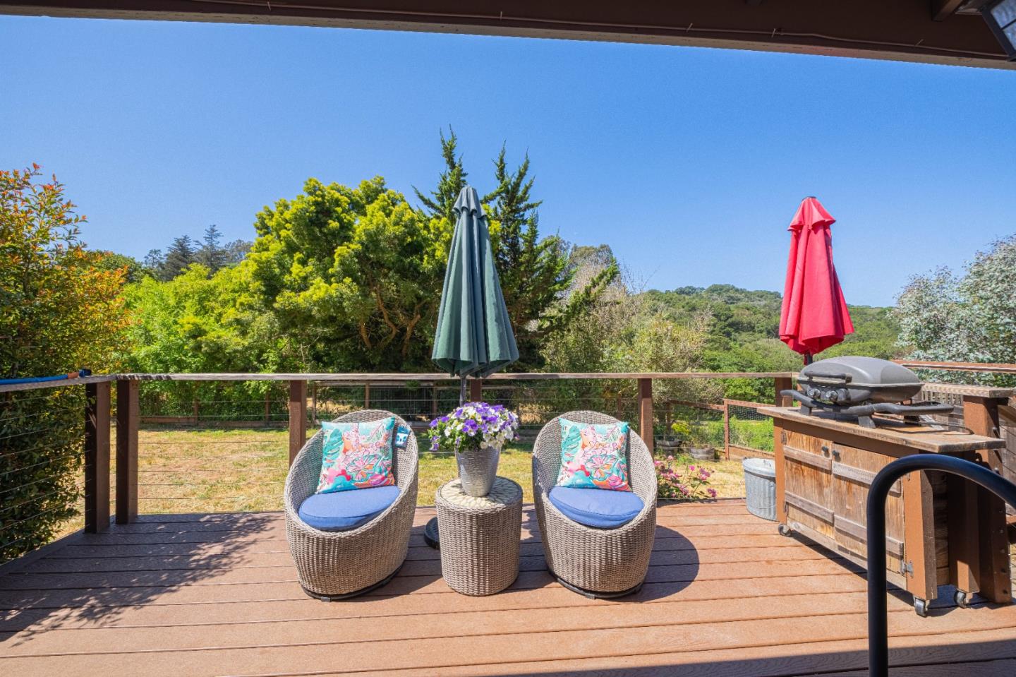 Detail Gallery Image 8 of 51 For 5240 Strong Cir, Royal Oaks,  CA 95076 - 4 Beds | 2/1 Baths