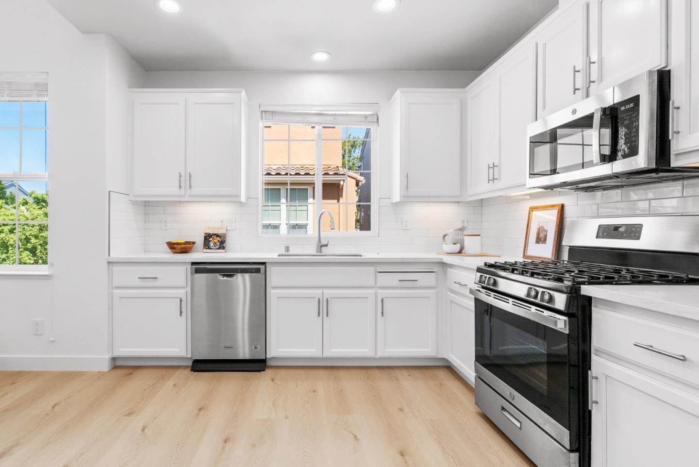 Detail Gallery Image 16 of 55 For 4337 Watson Cir, Santa Clara,  CA 95054 - 3 Beds | 3/1 Baths