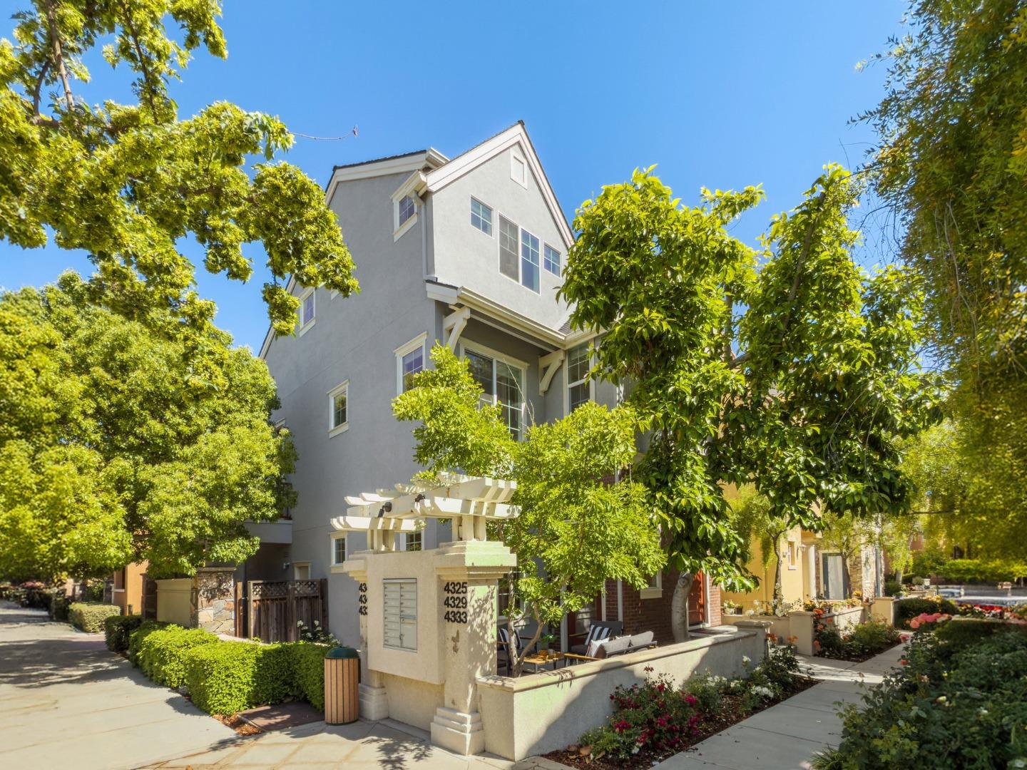 Detail Gallery Image 2 of 55 For 4337 Watson Cir, Santa Clara,  CA 95054 - 3 Beds | 3/1 Baths