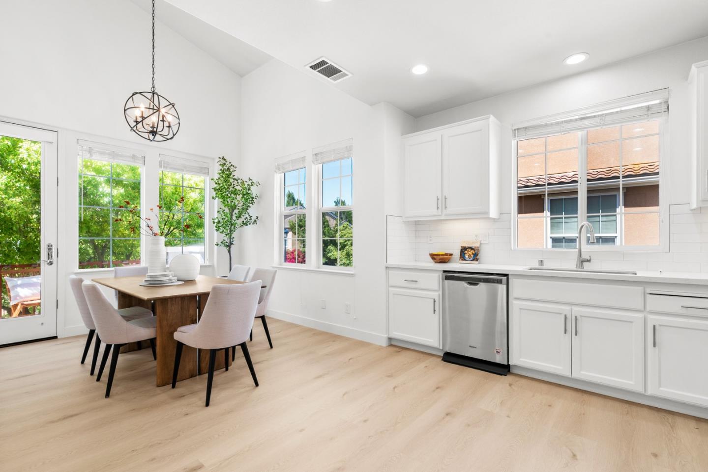 Detail Gallery Image 20 of 55 For 4337 Watson Cir, Santa Clara,  CA 95054 - 3 Beds | 3/1 Baths