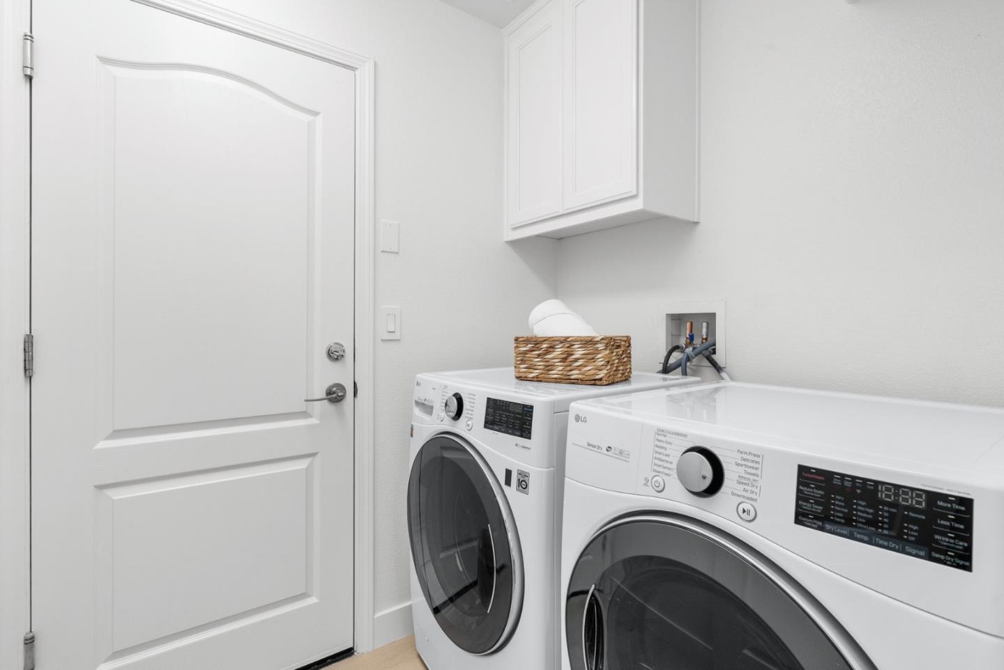 Detail Gallery Image 44 of 55 For 4337 Watson Cir, Santa Clara,  CA 95054 - 3 Beds | 3/1 Baths