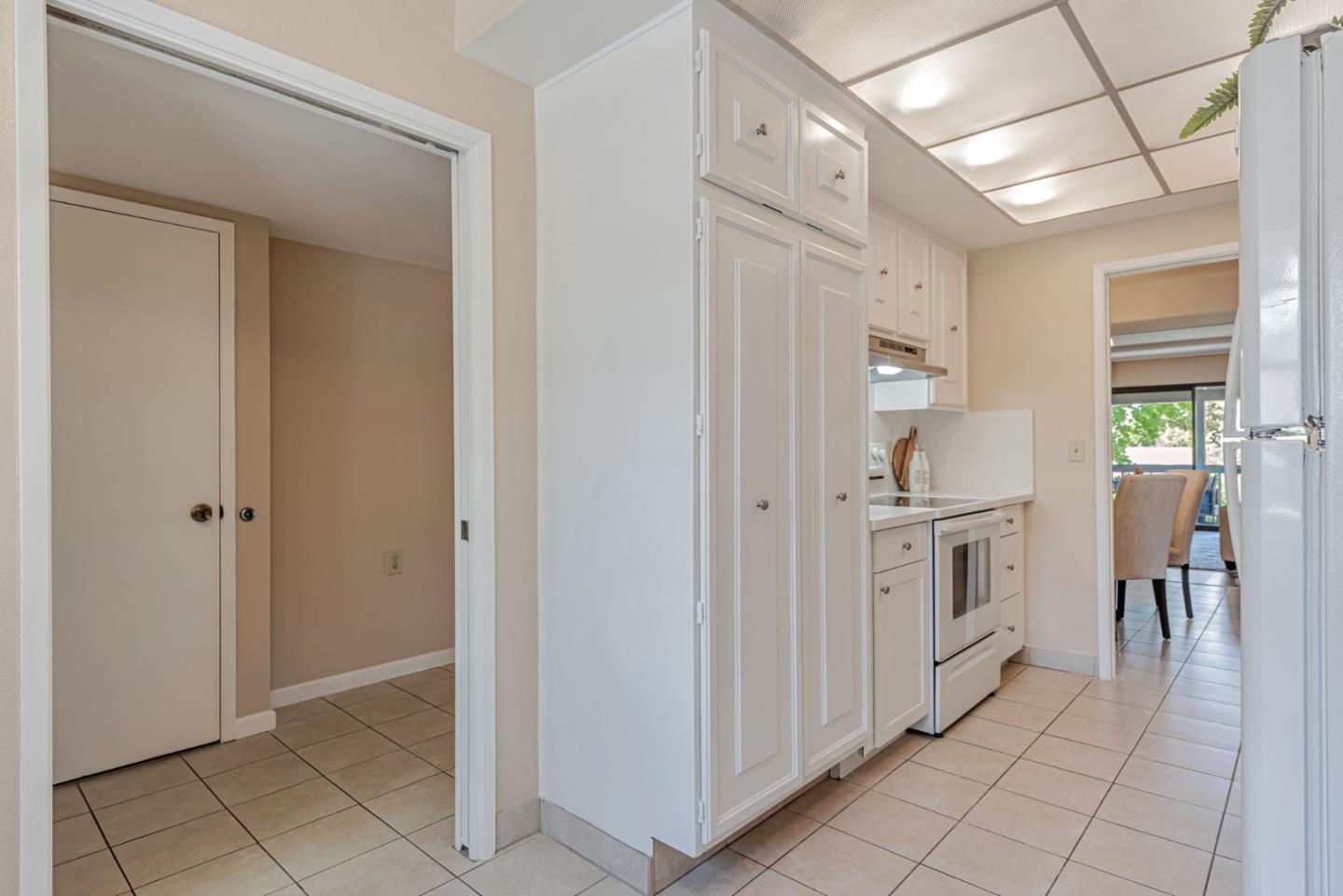 Detail Gallery Image 9 of 47 For 5533 Cribari Cir, San Jose,  CA 95135 - 2 Beds | 2 Baths