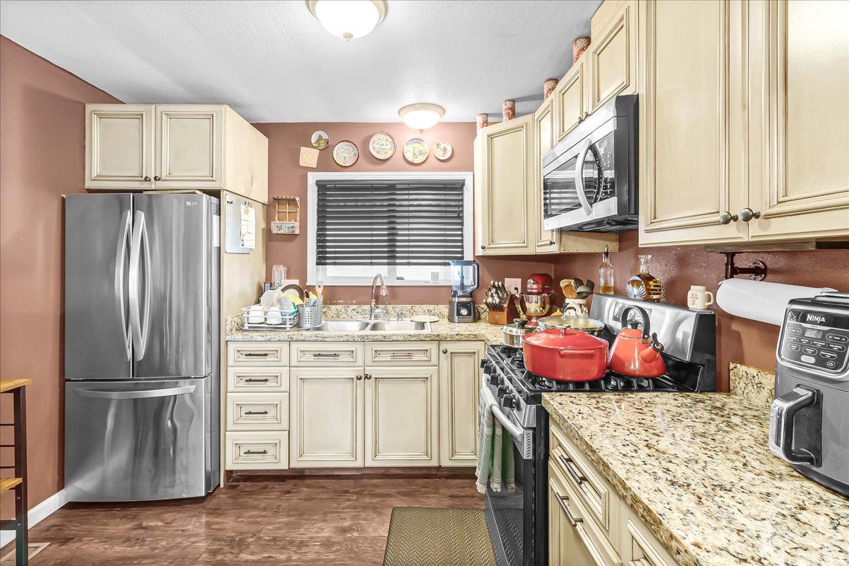 Detail Gallery Image 14 of 29 For 20 Russell Rd St #138,  Salinas,  CA 93906 - 2 Beds | 2 Baths