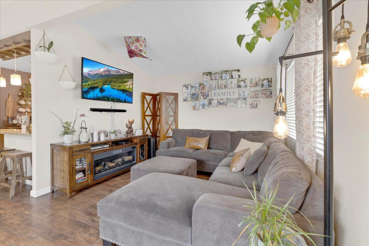 Detail Gallery Image 8 of 29 For 20 Russell Rd St #138,  Salinas,  CA 93906 - 2 Beds | 2 Baths