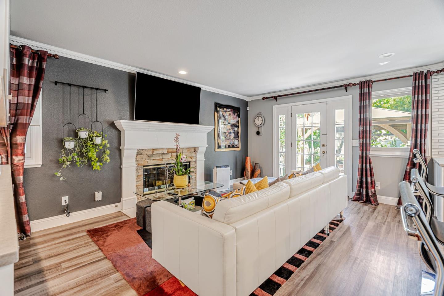 Detail Gallery Image 14 of 72 For 1410 Lundy Ave, San Jose,  CA 95131 - 4 Beds | 2/1 Baths