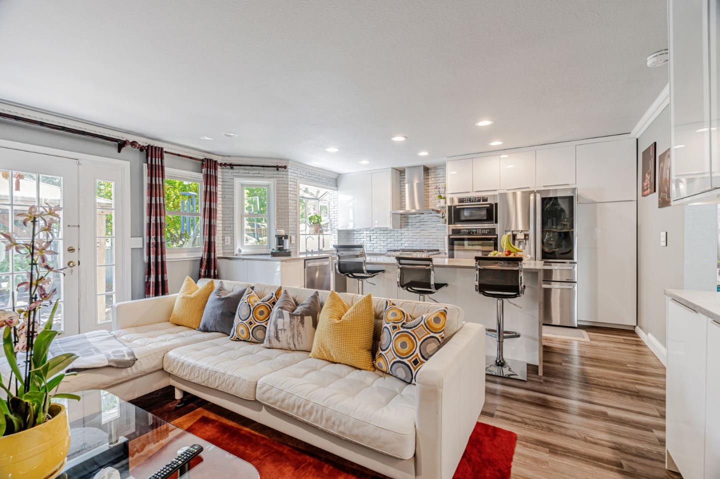 Detail Gallery Image 15 of 72 For 1410 Lundy Ave, San Jose,  CA 95131 - 4 Beds | 2/1 Baths