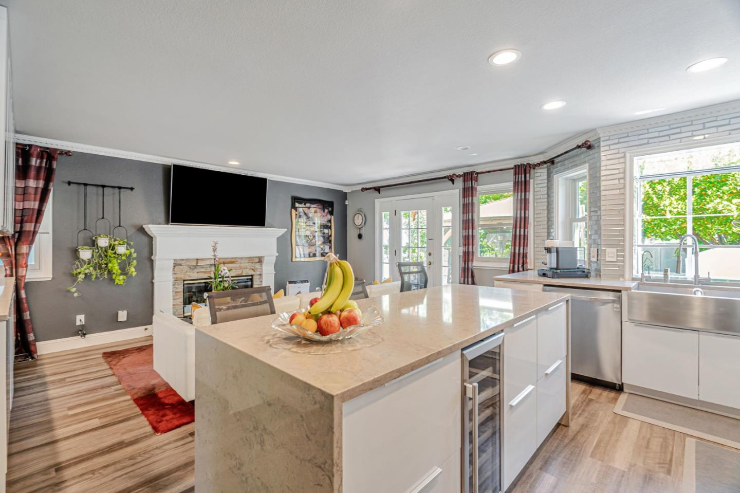 Detail Gallery Image 25 of 72 For 1410 Lundy Ave, San Jose,  CA 95131 - 4 Beds | 2/1 Baths