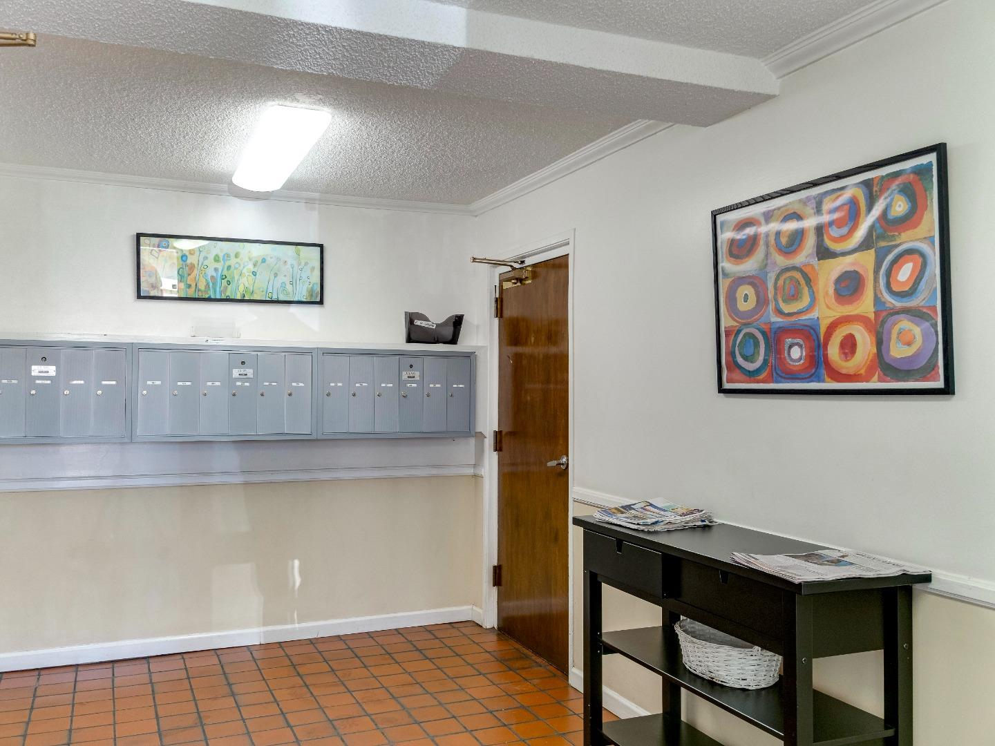 Detail Gallery Image 31 of 32 For 218 Tilton Ave #101,  San Mateo,  CA 94401 - 2 Beds | 2 Baths