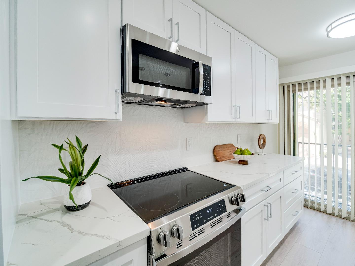 Detail Gallery Image 9 of 32 For 218 Tilton Ave #101,  San Mateo,  CA 94401 - 2 Beds | 2 Baths