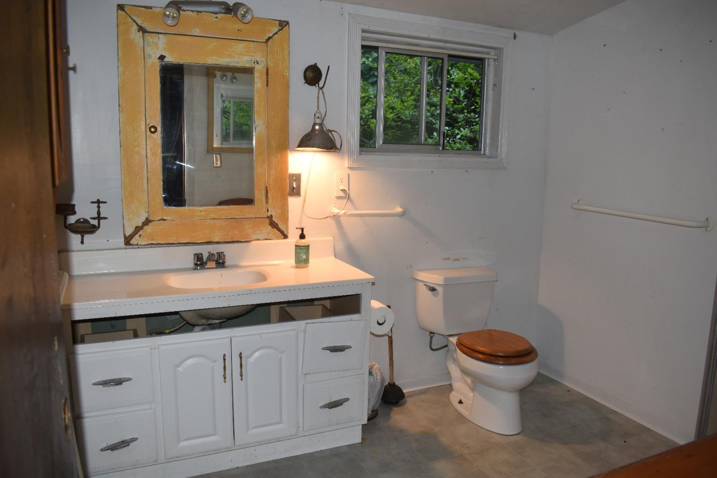 Detail Gallery Image 8 of 14 For 10158 E Zayante Rd, Felton,  CA 95018 - 4 Beds | 1 Baths