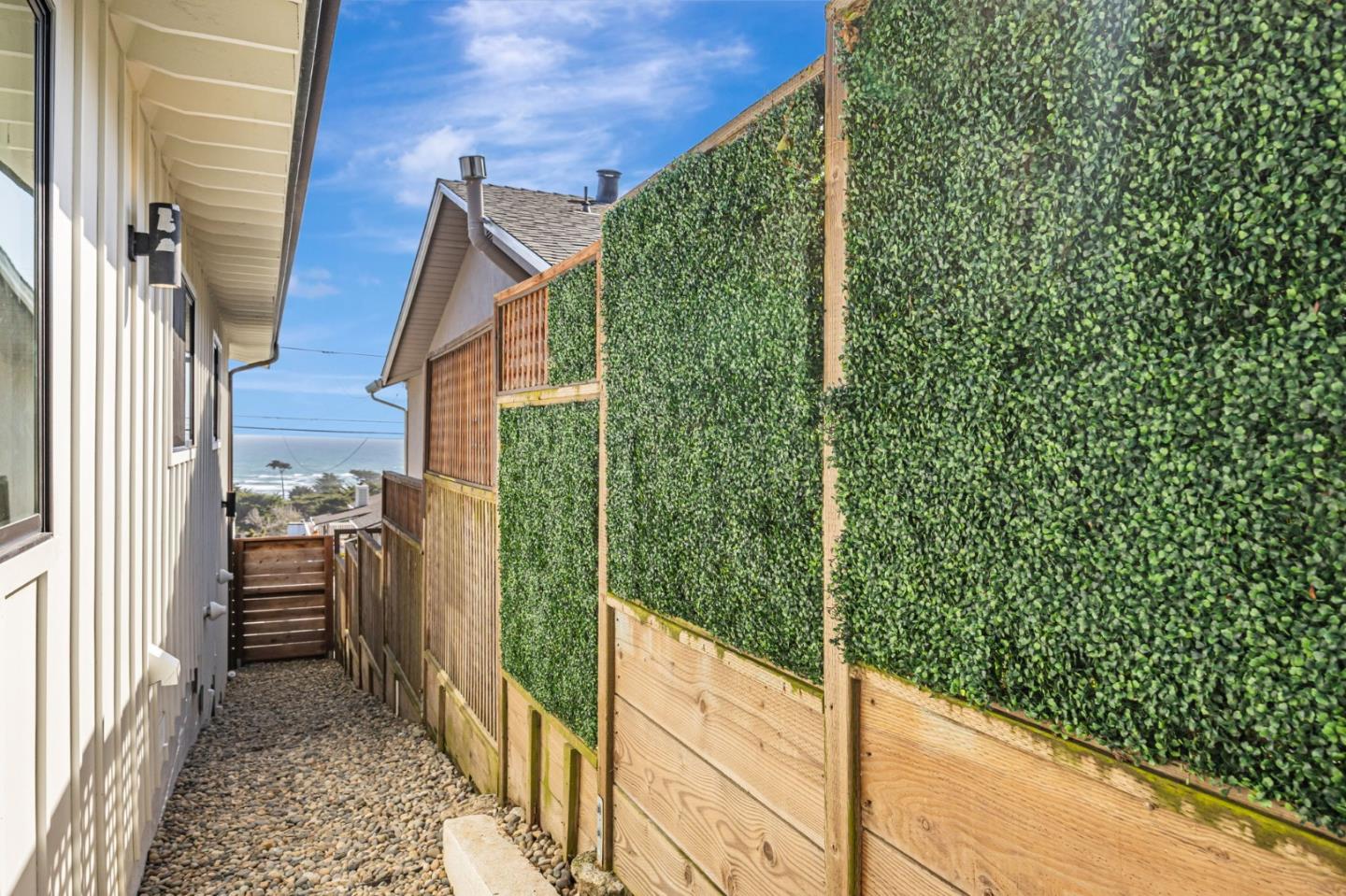 Detail Gallery Image 27 of 34 For 651 Stetson St, Moss Beach,  CA 94038 - 3 Beds | 2 Baths