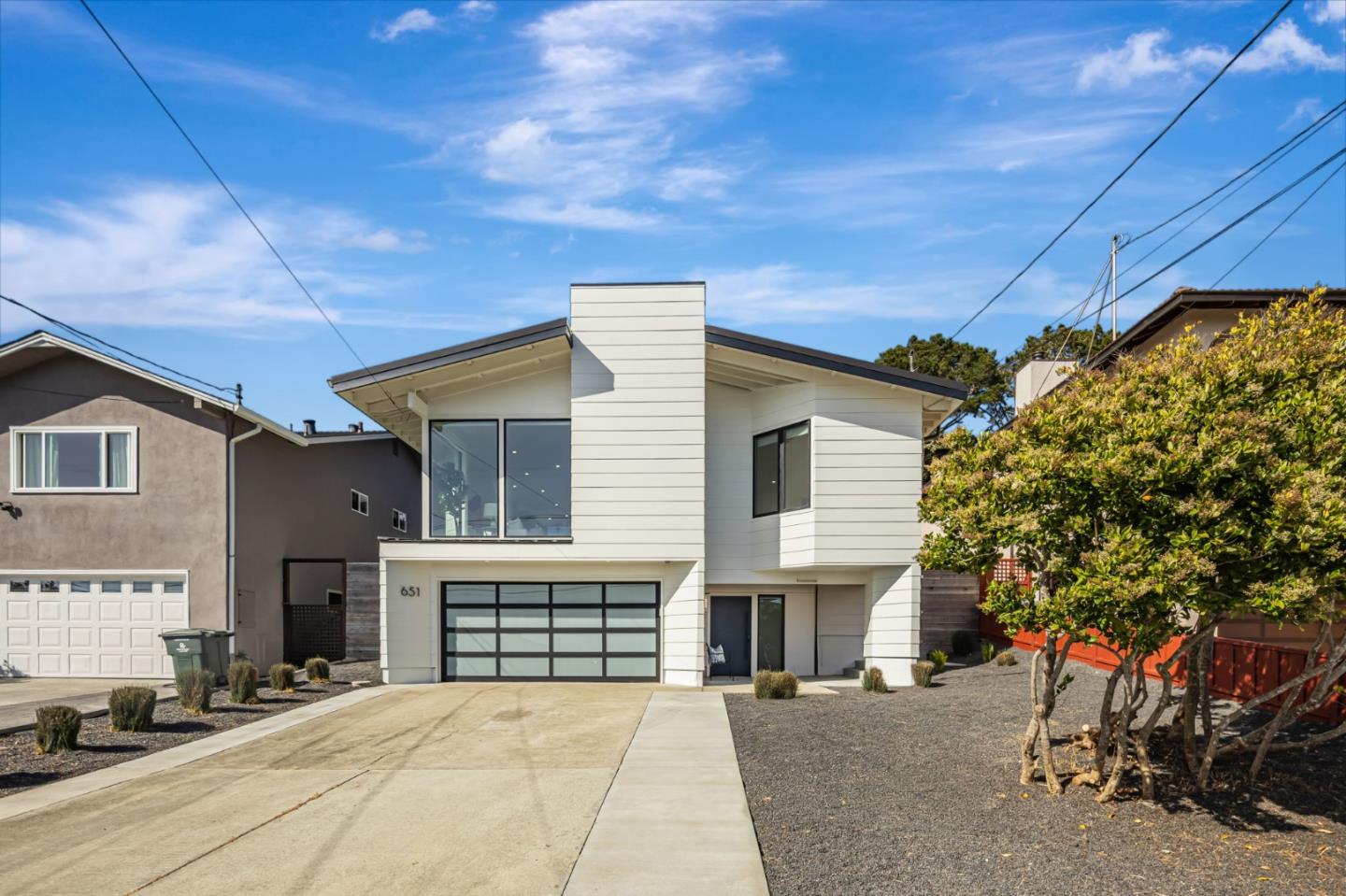 Detail Gallery Image 3 of 34 For 651 Stetson St, Moss Beach,  CA 94038 - 3 Beds | 2 Baths