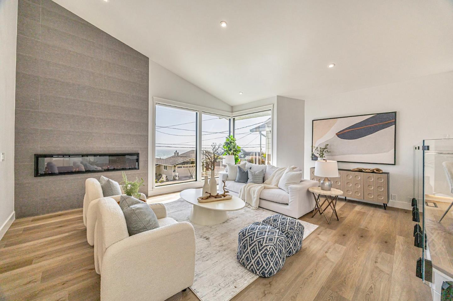 Detail Gallery Image 8 of 34 For 651 Stetson St, Moss Beach,  CA 94038 - 3 Beds | 2 Baths