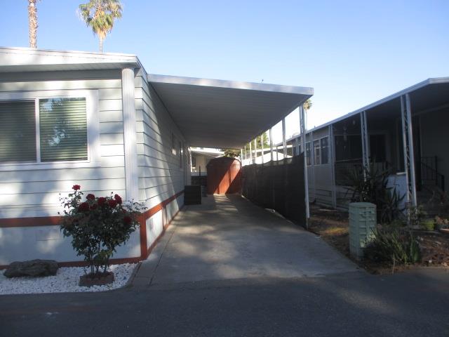 Detail Gallery Image 3 of 32 For 3637 Snell Ave #105,  San Jose,  CA 95136 - 4 Beds | 2 Baths