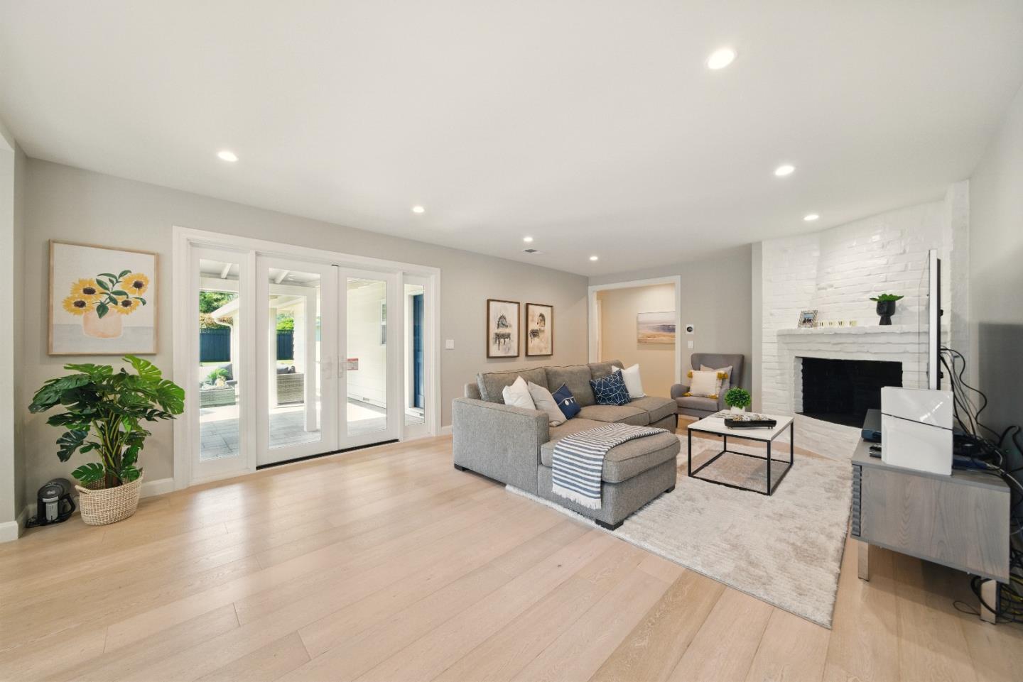 Detail Gallery Image 20 of 50 For 660 Giralda Dr, Los Altos,  CA 94024 - 4 Beds | 3 Baths