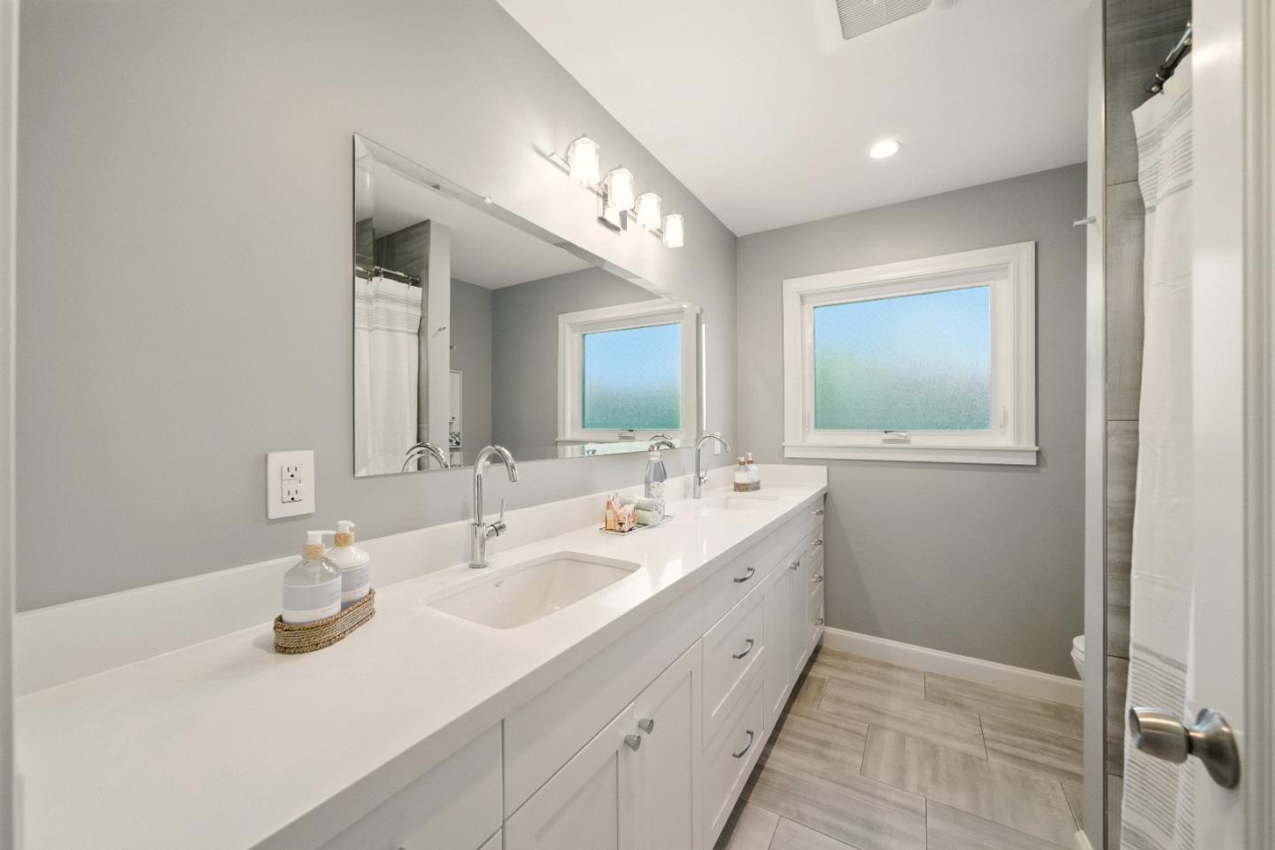Detail Gallery Image 33 of 50 For 660 Giralda Dr, Los Altos,  CA 94024 - 4 Beds | 3 Baths