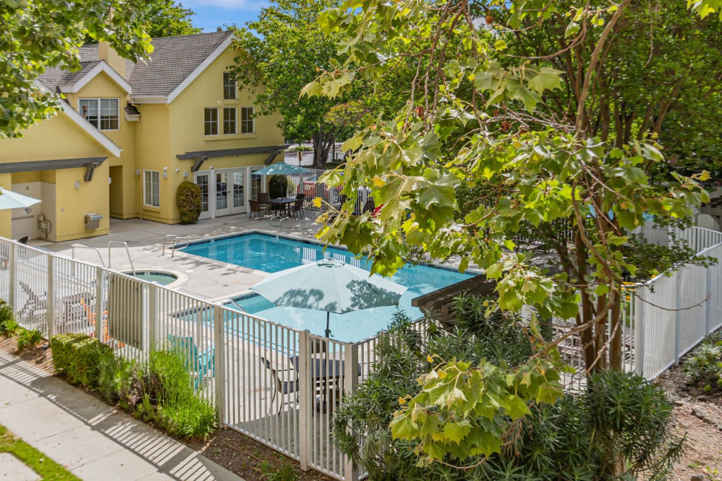 Detail Gallery Image 15 of 19 For 2255 Showers Dr #251,  Mountain View,  CA 94040 - 2 Beds | 2 Baths